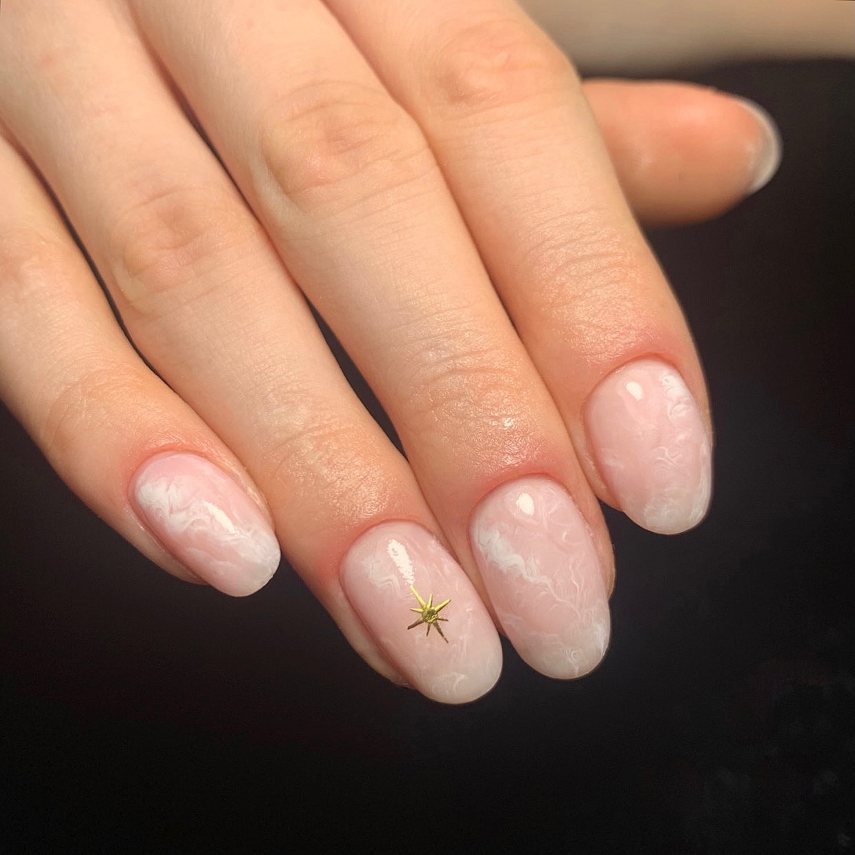 BIAB TREATMENT MARMER LOOK π€π
π»β¨π€©π
#biabnails #nailsnailsnails #nailtechmeme #biabjourney #biabinspo #marmernails #marblenails #nailsnailsnails #nailtechlife #nailaddict #naildesign #nailsonfleek #nailsmagazine #nailtechpurmerend #purmerend #roomsnailsx #nailroomstudio #homebasednailtech #lovemyjob
